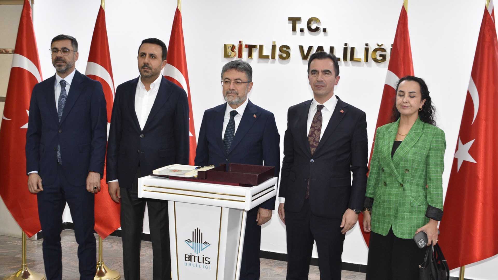Bitlis'e Gelen Bakan Yumaklı, “Geçen Yıl 32,6 Milyar Dolar Tarım Ihracatı Gerçekleştirdik”