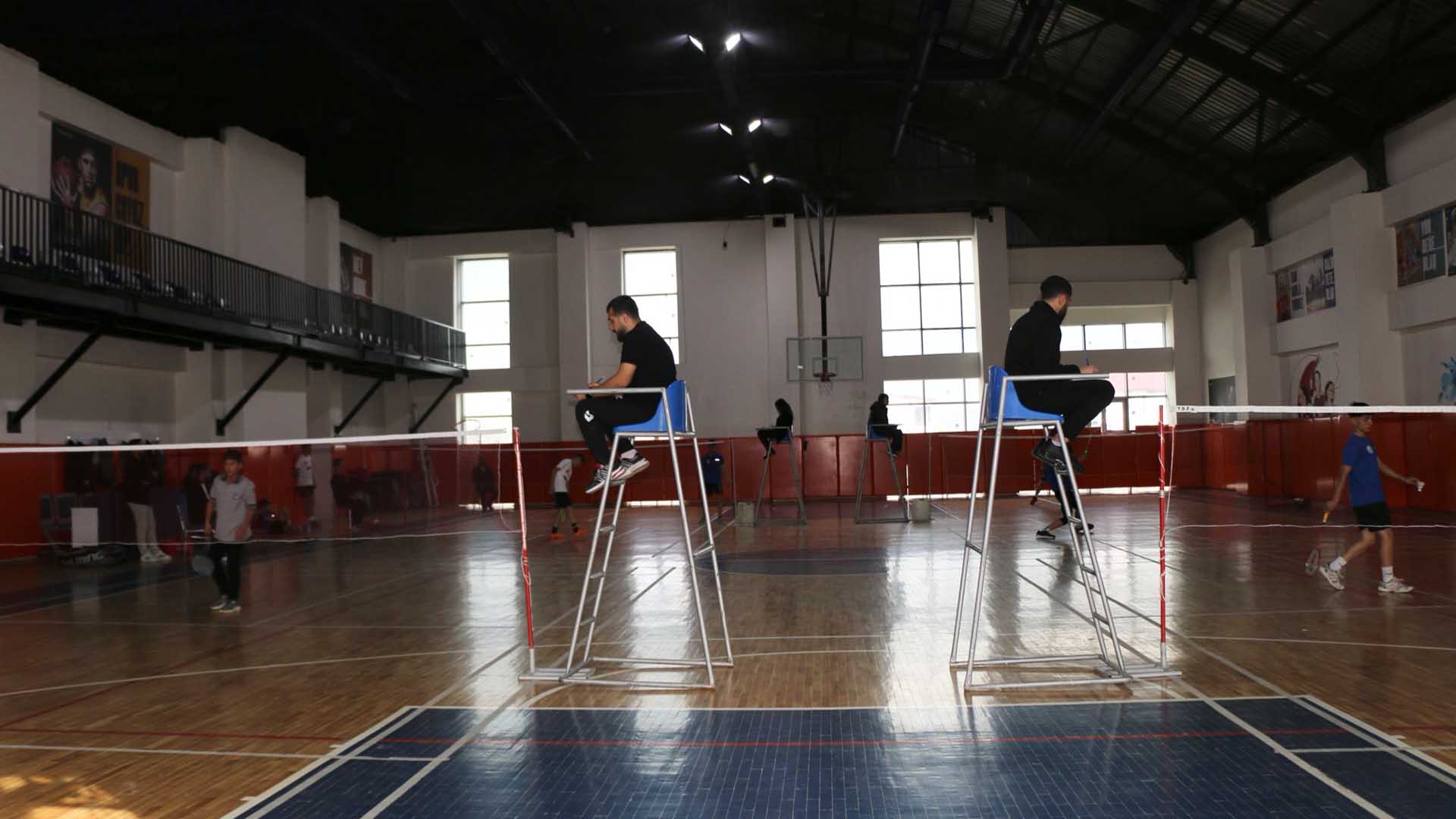 Bitlis’te Cumhuriyet Kupası Badminton Turnuvası Nefes Kesti