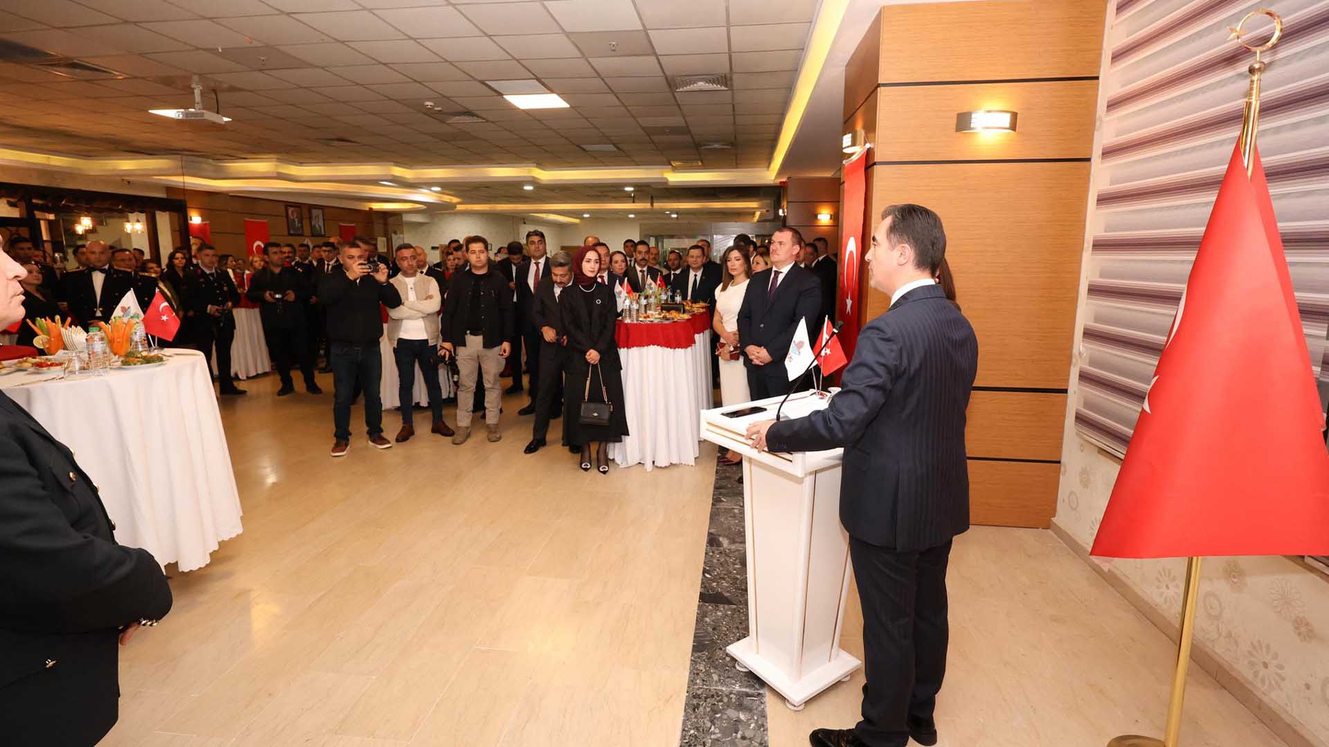 Bitlis’te Cumhuriyet Resepsiyonu Coşkuyla Gerçekleşti 2