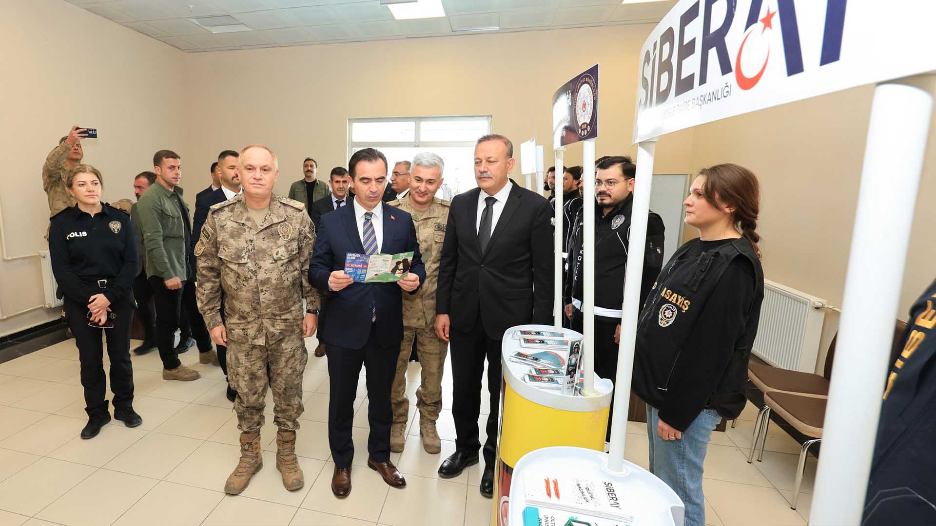 Bitlis’te “En İyi Narkotik Polisi, Anne” Projesi Tanıtım Programı Düzenlendi 2