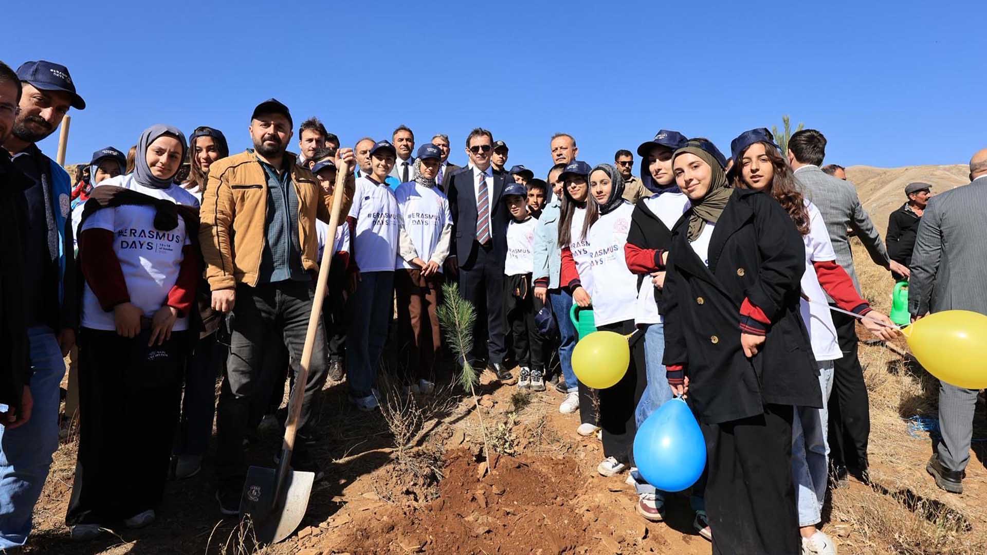 Bitlis’te Erasmus+ Hatıra Ormanı Şenliği