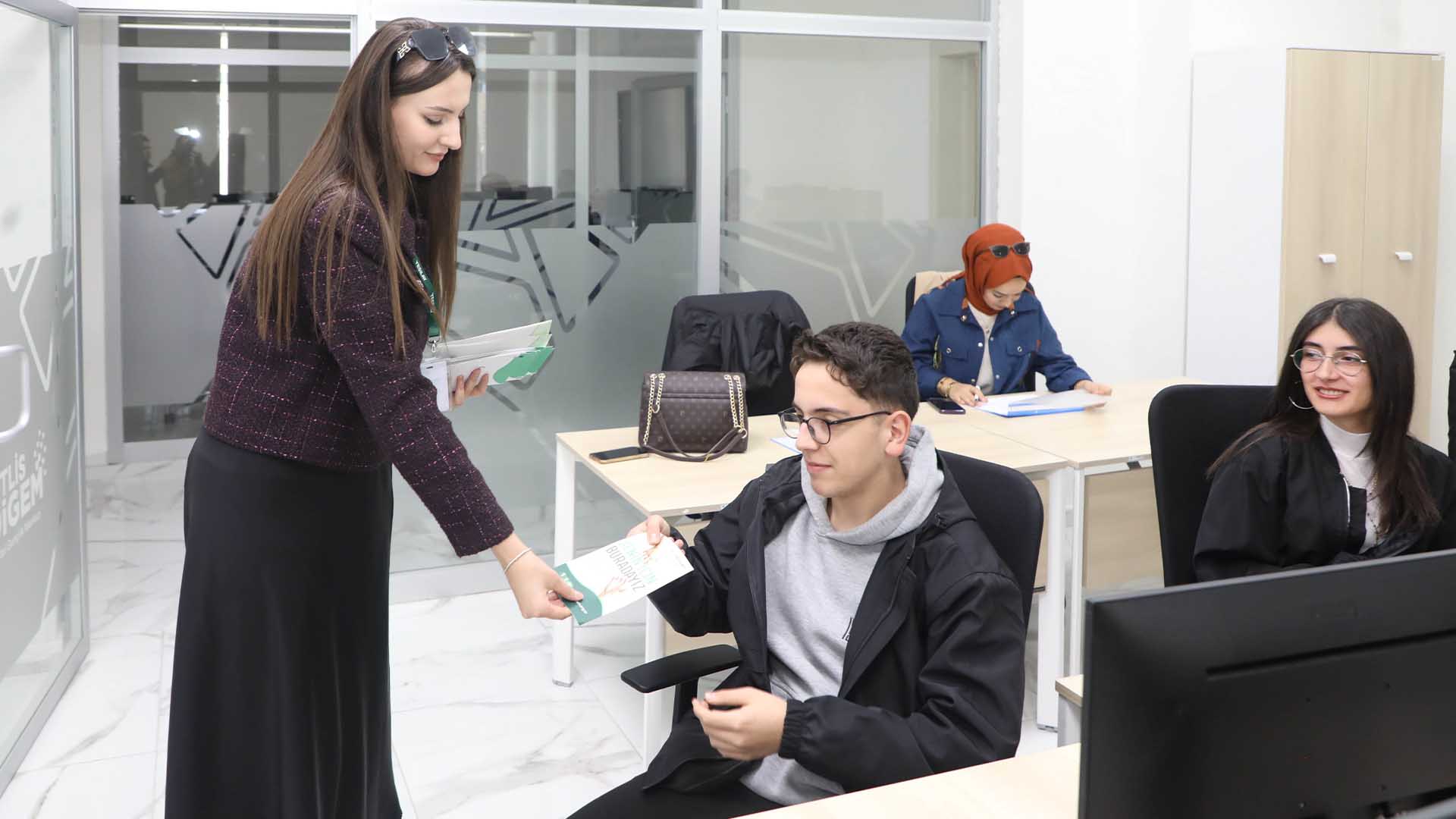 Bitlis’te Gençlere Bağımlılık Farkındalığı Eğitimi 2