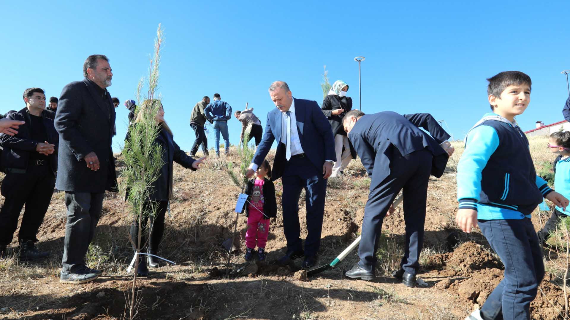 Bitlis’te “Her Aile Bir Kök, Her Çocuk Bir Fidan” Etkinliği Düzenlendi 4