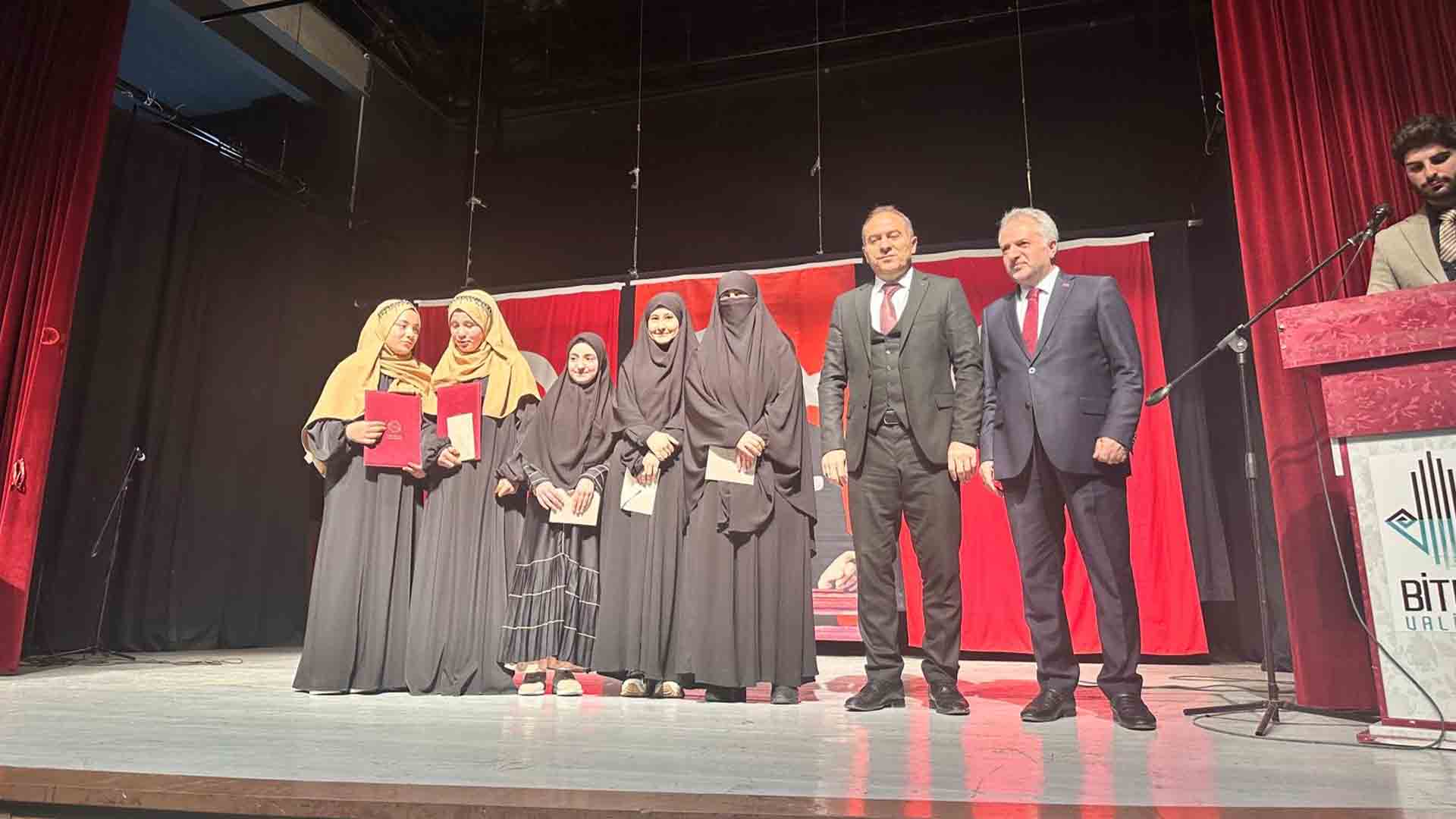 Bitlis’te İmam Hatip Okulları Kuruluş Yıldönümü Ve Hafızlık Töreni Düzenlendi