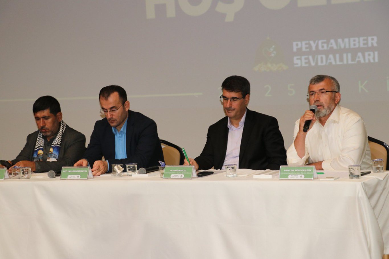 E2128B6A 557F 4A54 A963 65C55Eb76B9B