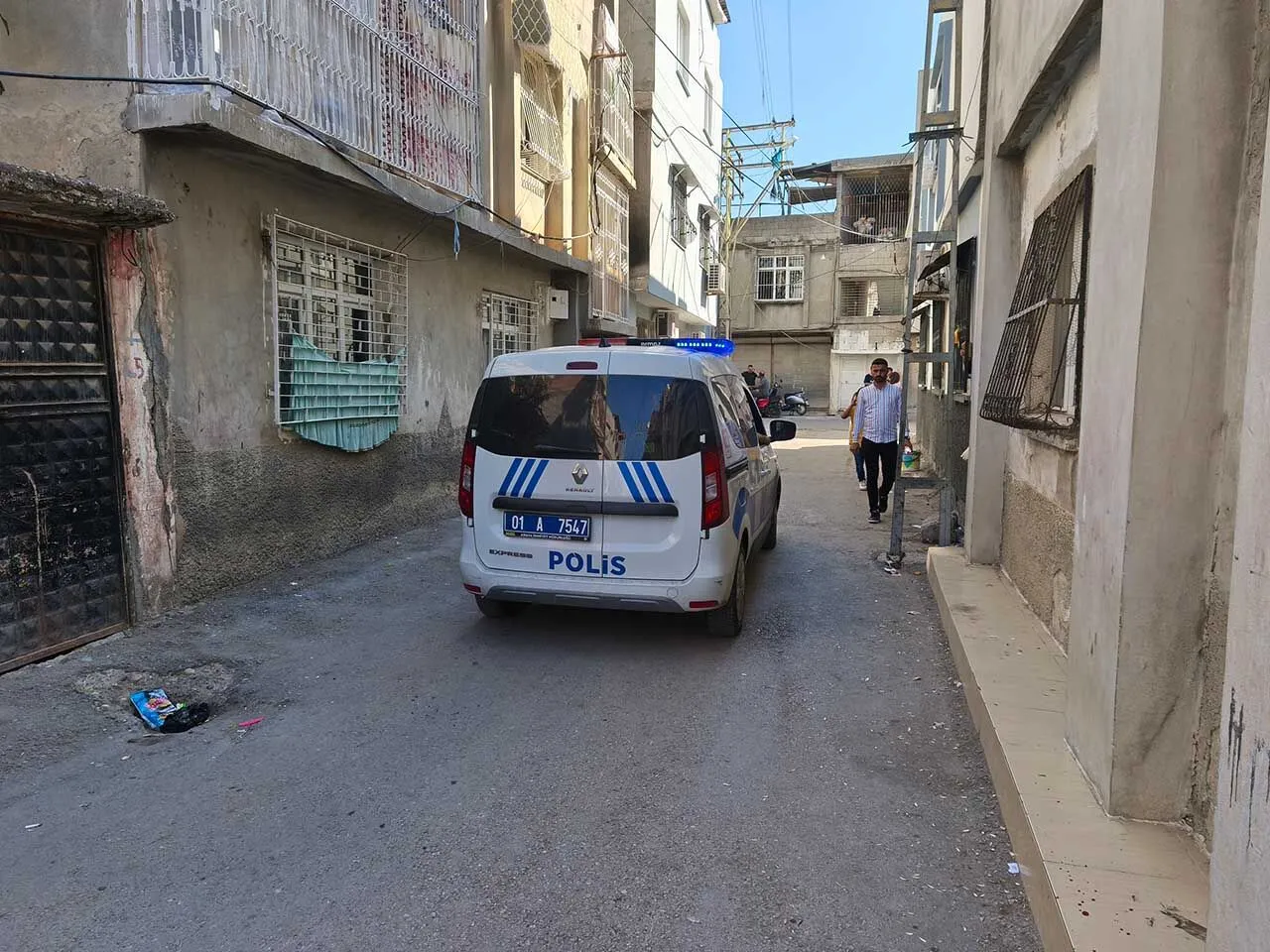 Sokakta Tartistigi Husumetlilerine Tabancayla Ates Acti 1 Olu 3 Yarali 3