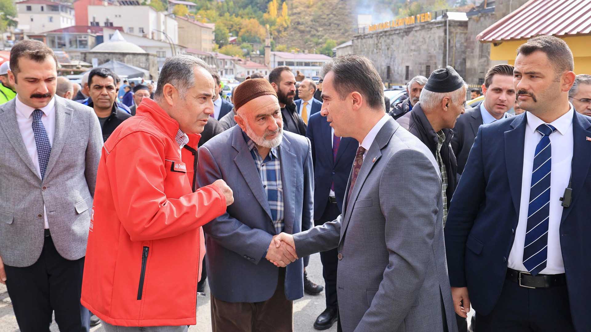 Vali Karakaya, Bitlisli Esnaf Ve Vatandaşlarla Buluştu 1