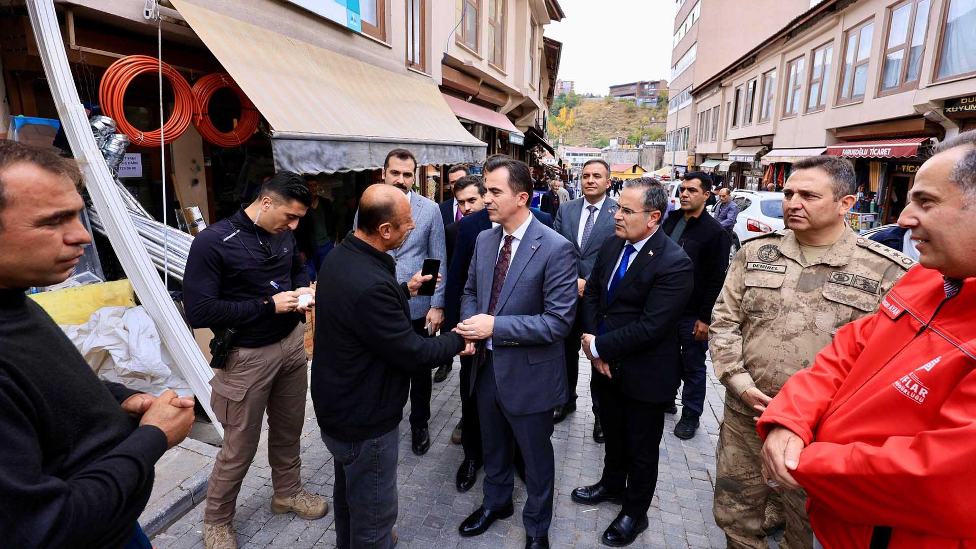 Vali Karakaya, Bitlisli Esnaf Ve Vatandaşlarla Buluştu 4