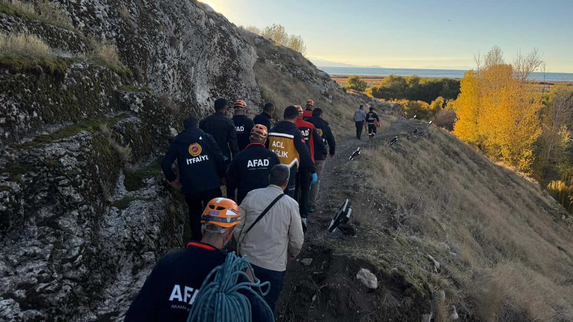 Van Kalesi’nden Düşen Kişi Ağır Yaralandı 2