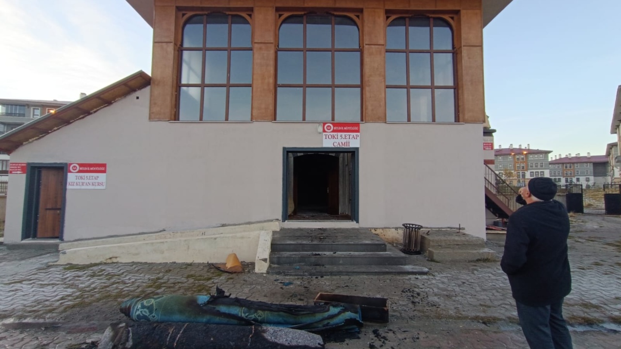 3025B04C 2F78 4834 84D1 B307A2A8B254