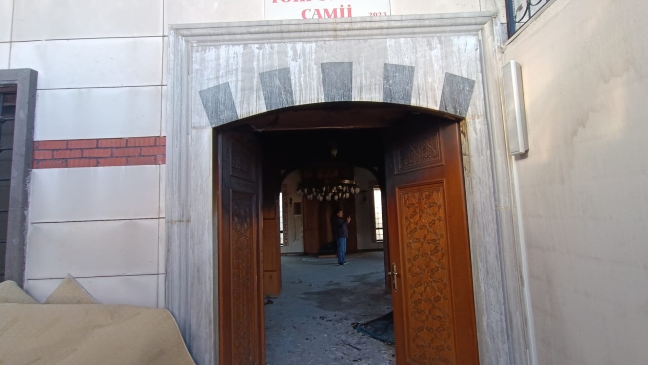 331049D5 0255 4238 B13D 49B4E48D5843