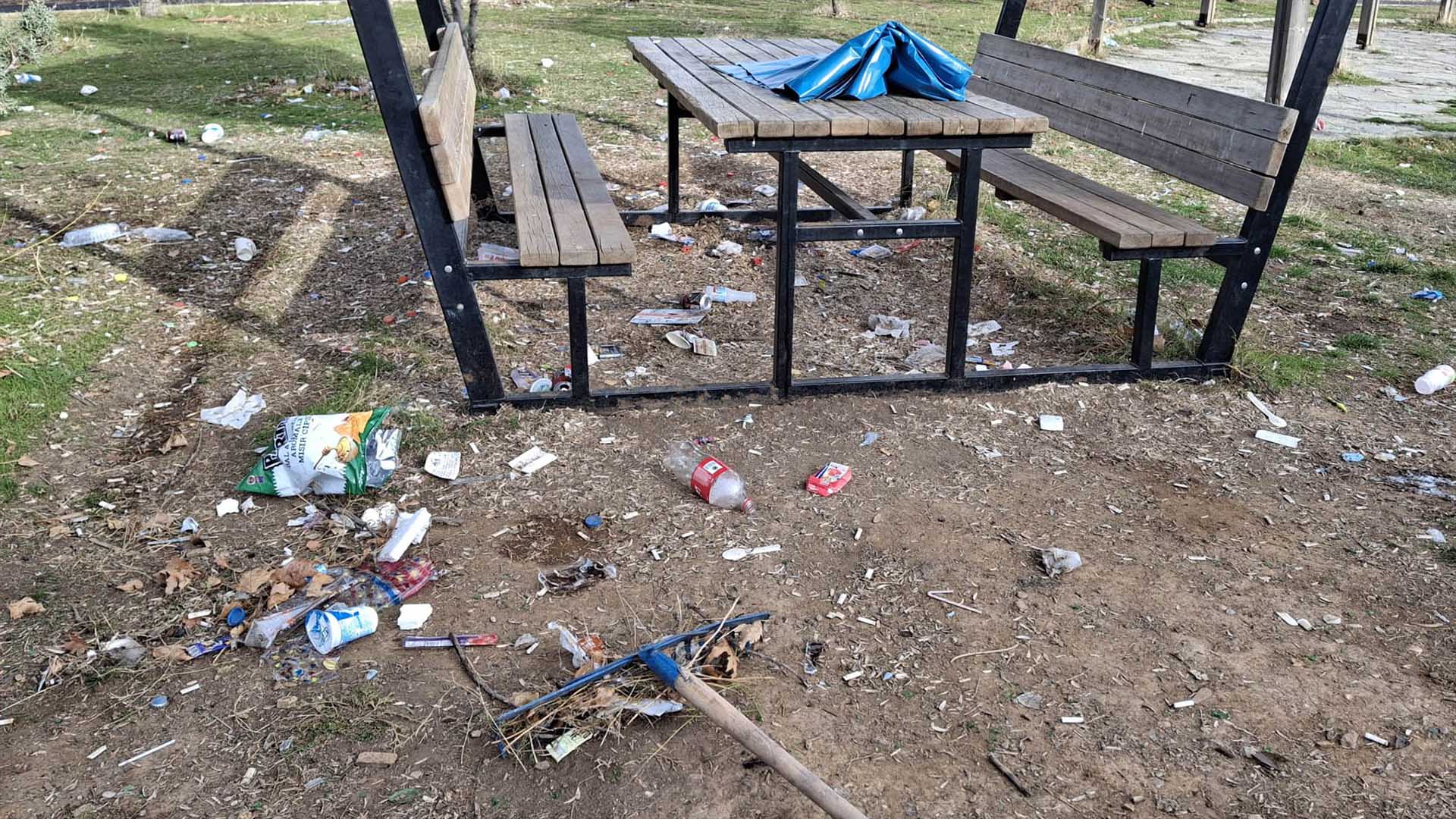 Bitlis Belediyesi'nden Toki̇ Parklarında Temizlik Seferberliği 3