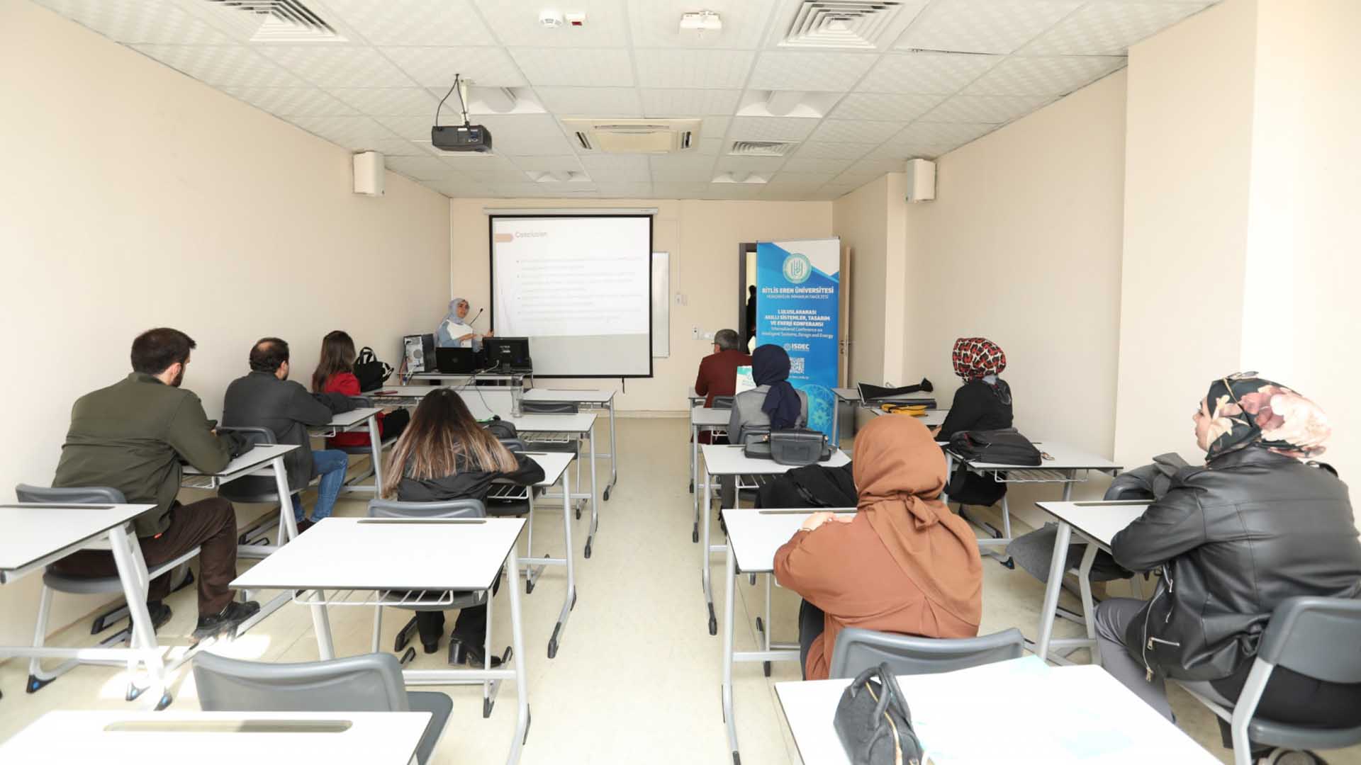 Bitlis Eren Üniversitesi’nde I. Uluslararası Akıllı Sistemler, Tasarım Ve Enerji Konferansı Başladı 4