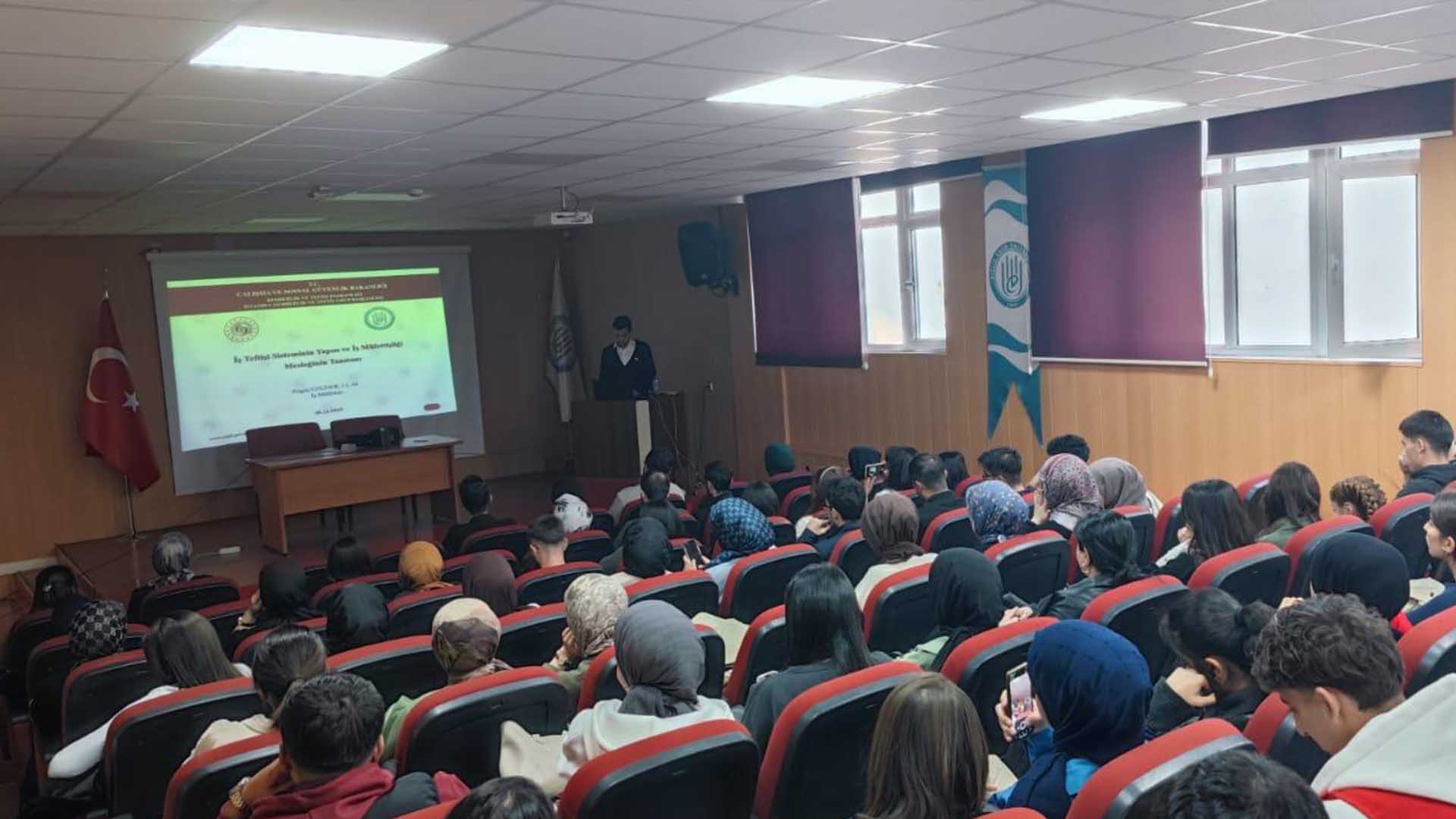 Bitlis Eren Üniversitesi'nde “İş Müfettişlik Mesleği Ve Çalışma Hayatındaki Gelişmeler” Konulu Konferans 2