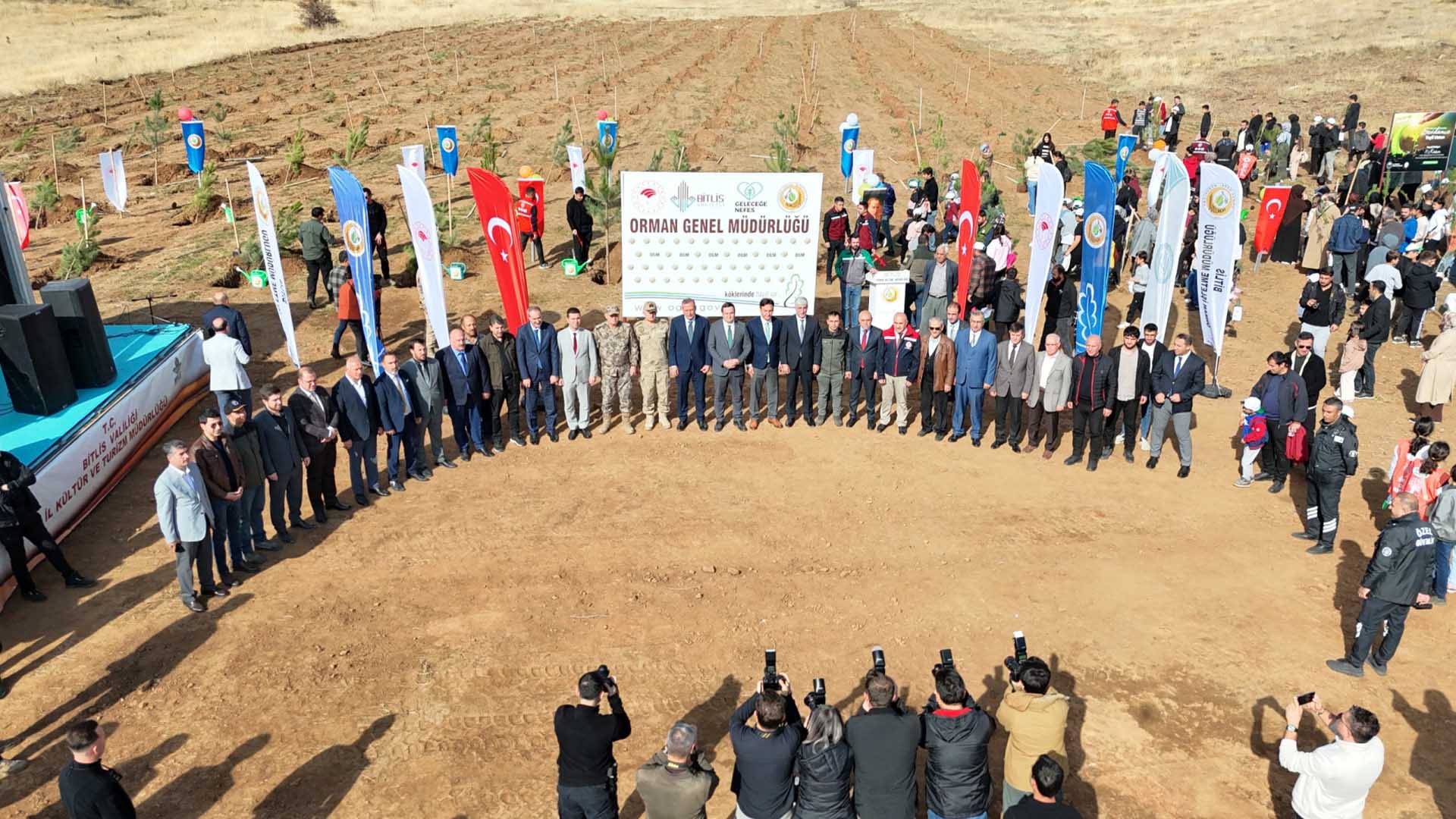 Bitlis Eren Üniversitesi’nden Geleceğe Nefes, Fidanlar Toprakla Buluştu 7