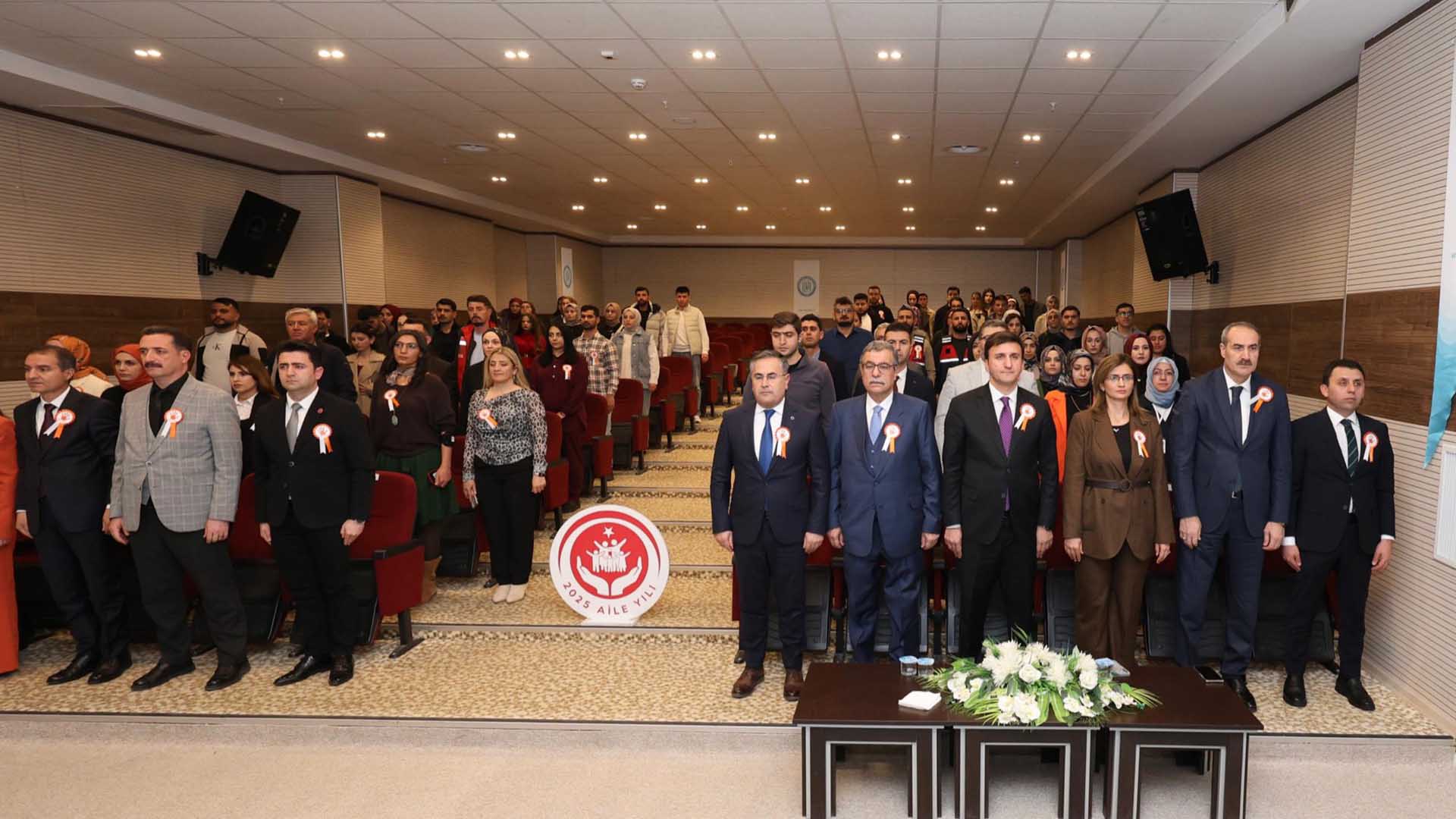 Bitlis’te 25 Kasım Kadına Yönelik Şiddetle Mücadele Programı Düzenlendi 3