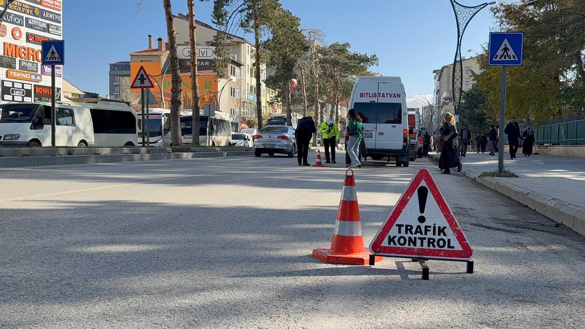Bitlis'te Kış Lastiği Denetimleri, 147 Araç Kontrol Edildi, 6 Sürücüye Ceza 2