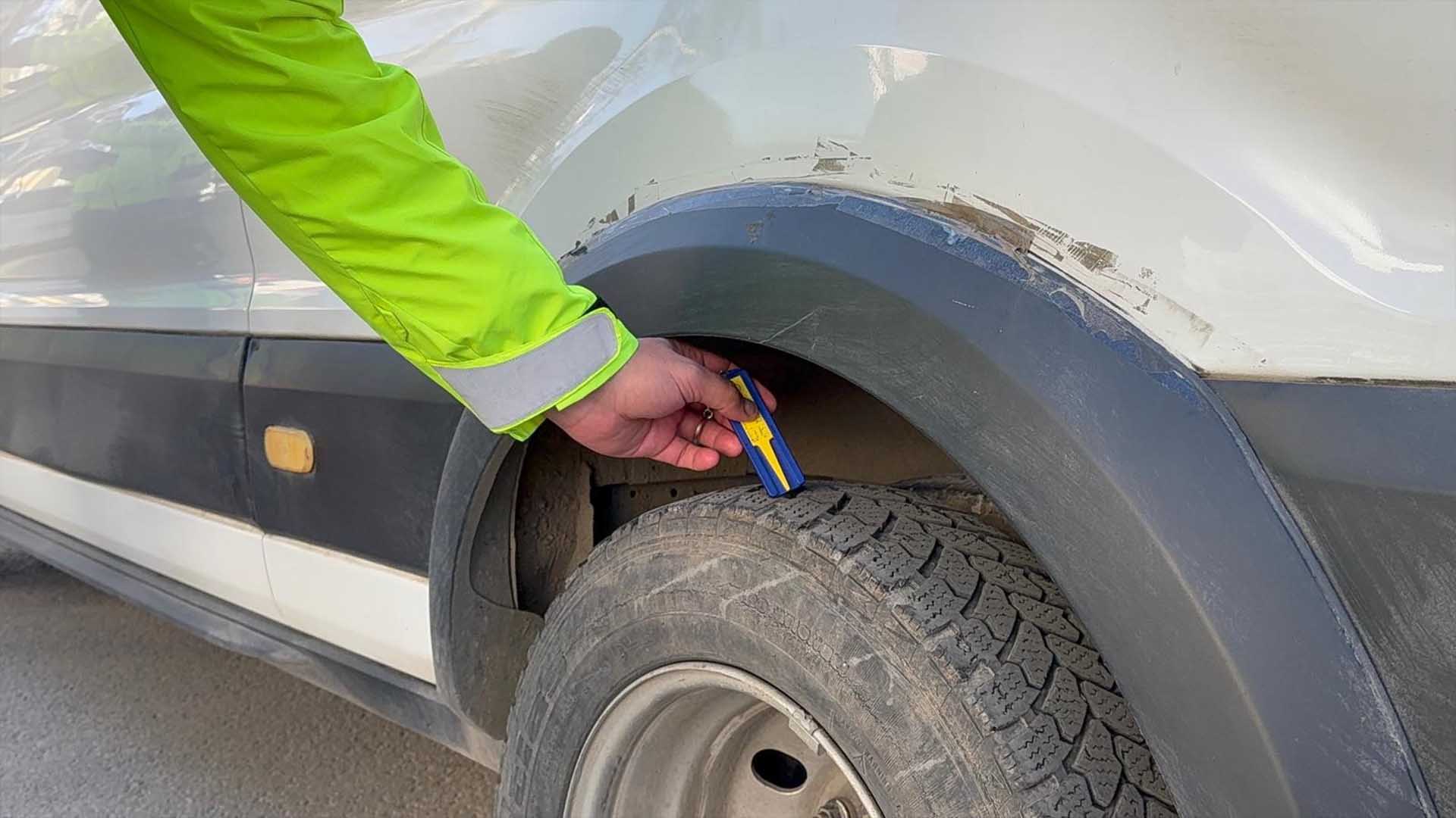 Bitlis'te Kış Lastiği Denetimleri, 147 Araç Kontrol Edildi, 6 Sürücüye Ceza 3