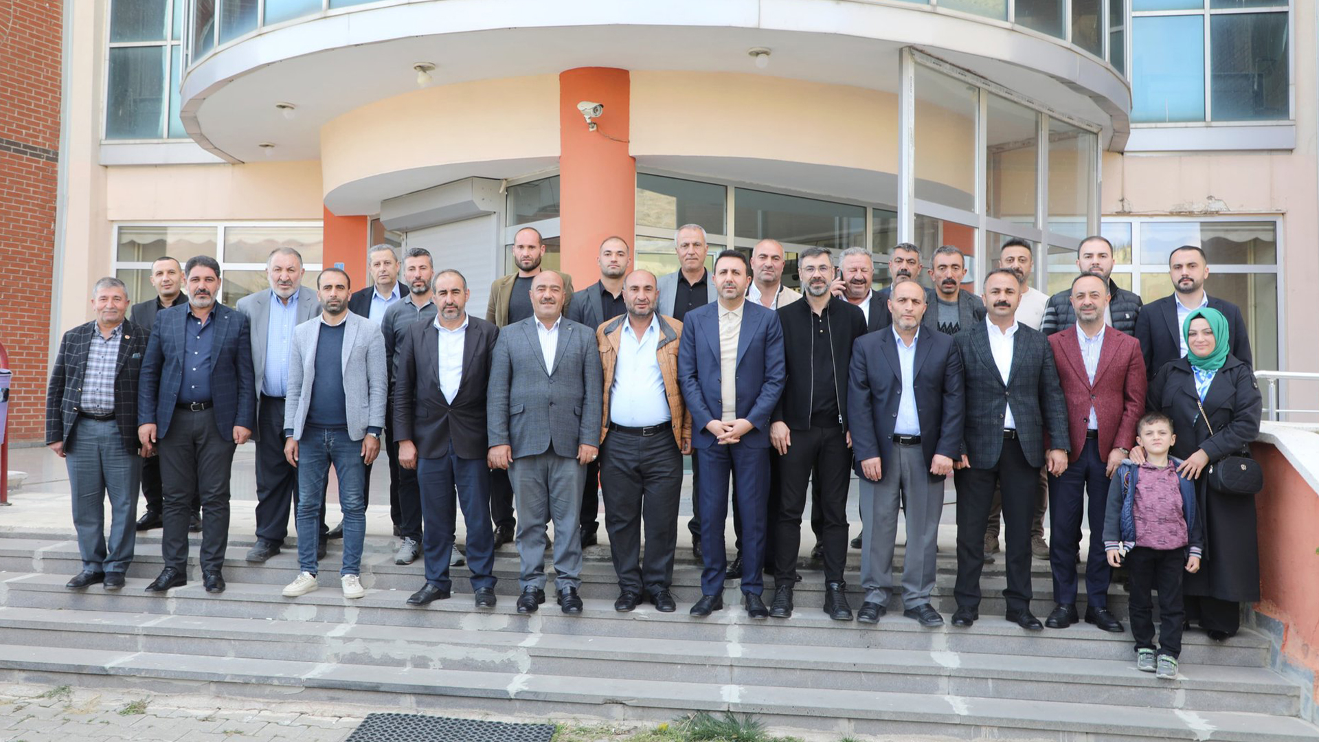 Bitlis’te Muhtarlarla Hizmet Ve Proje İstişaresi