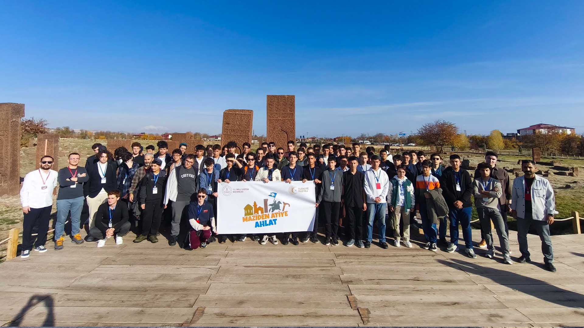 Öğrenciler “Maziden Atiye Ahlat” Programıyla Tarihi Yolculuğa Çıkıyor 1
