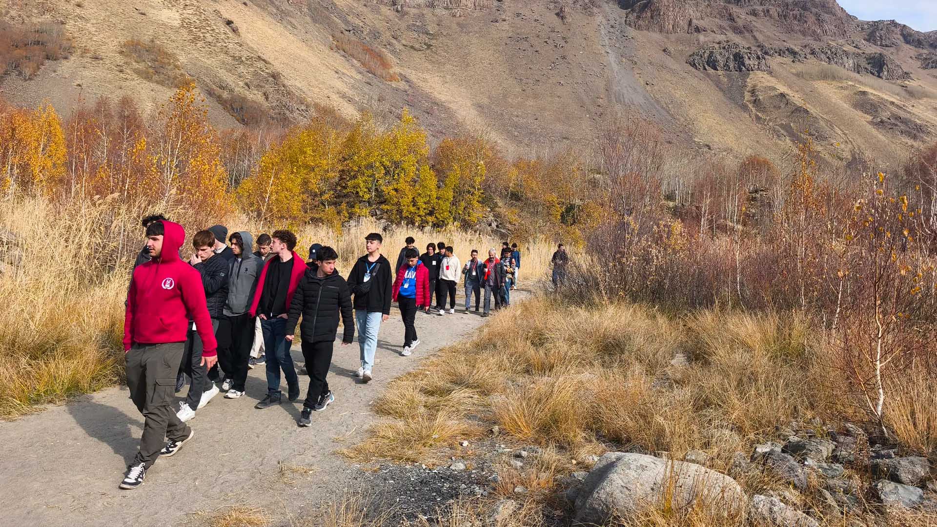 Öğrenciler “Maziden Atiye Ahlat” Programıyla Tarihi Yolculuğa Çıkıyor 3