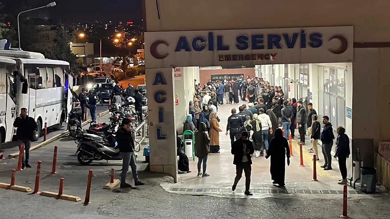 Park Yeri Bulamadi Dugundekilere Ates Acti 1 Olu 7 Yarali 1