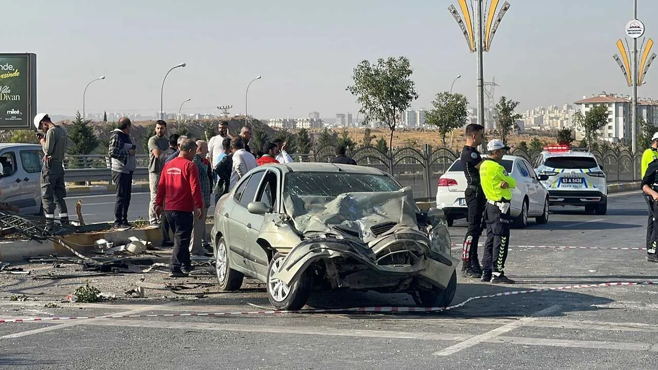 Zincirleme Trafik Kazasinda 2 Kisi Oldu 2 Kisi Yaralandi 1
