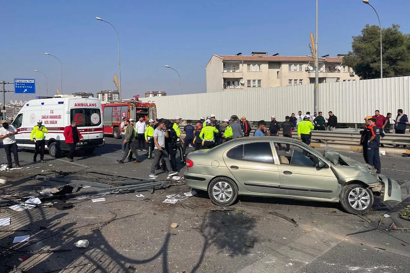 Zincirleme Trafik Kazasinda 2 Kisi Oldu 2 Kisi Yaralandi 4