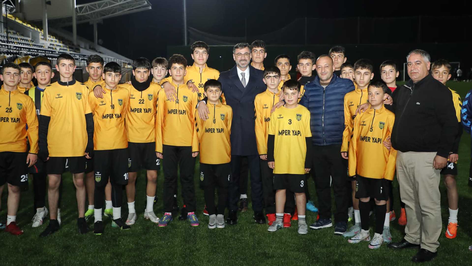 Başkan Tanğlay, Bitlis Spor Altyapısında Yetişen Gençleri Ziyaret Etti 3