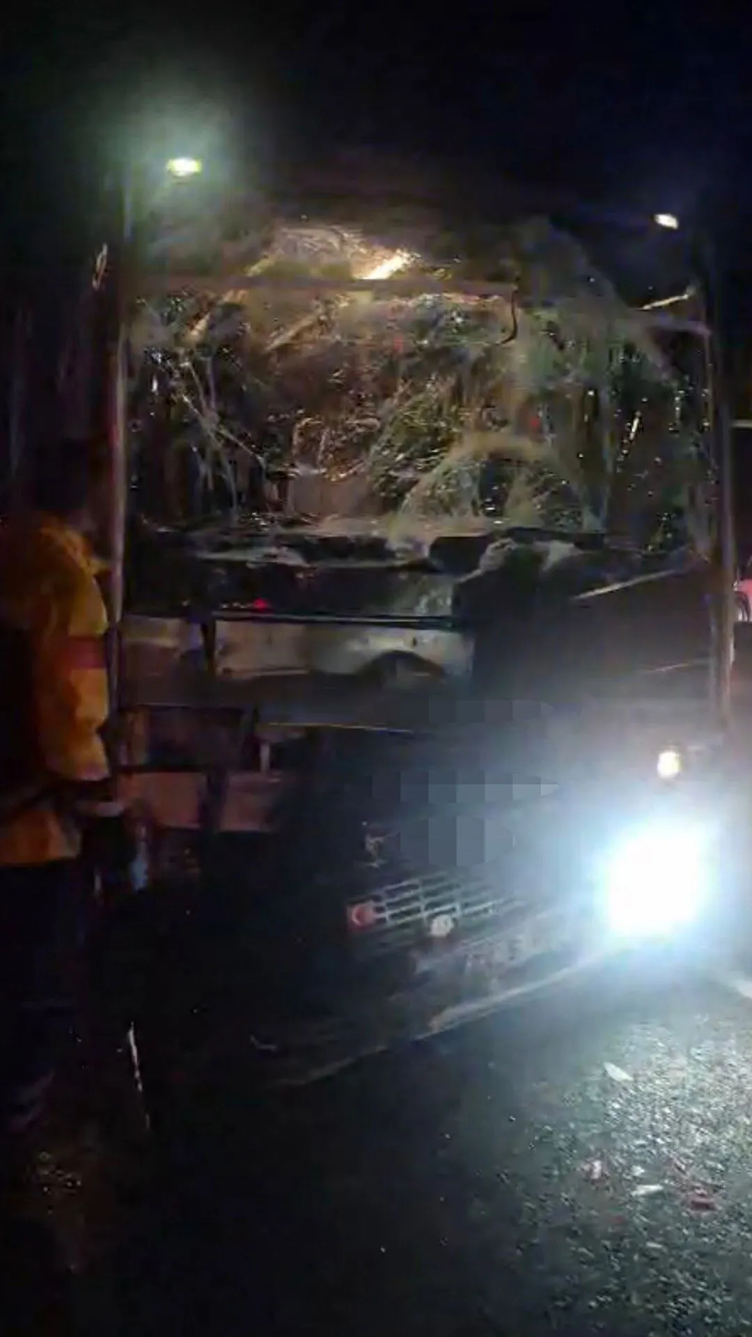 Batmanda Otobus Ile Cekici Carpisti 11 Yarali 1