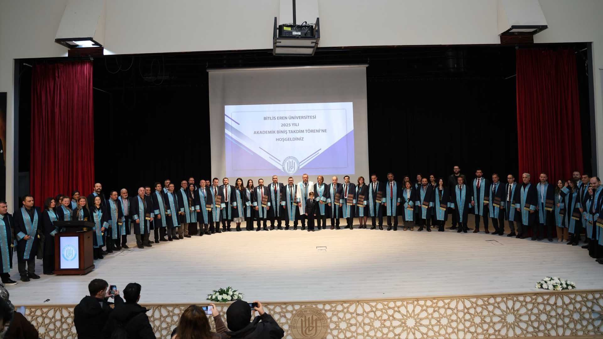 Bitlis Eren Üniversitesi’nde 2025 Yılı Akademik Biniş Takdim Töreni Düzenlendi 4