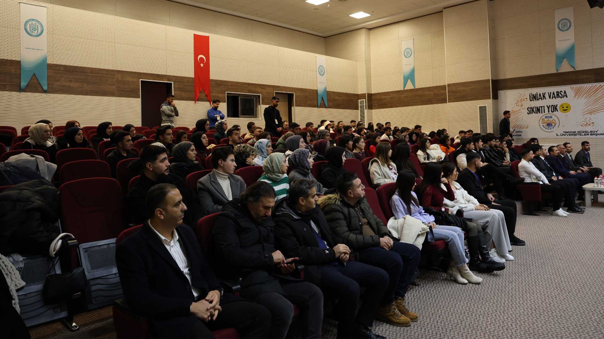 Bitlis Eren Üniversitesi'nde Açık Mikrofon Buluşması 2