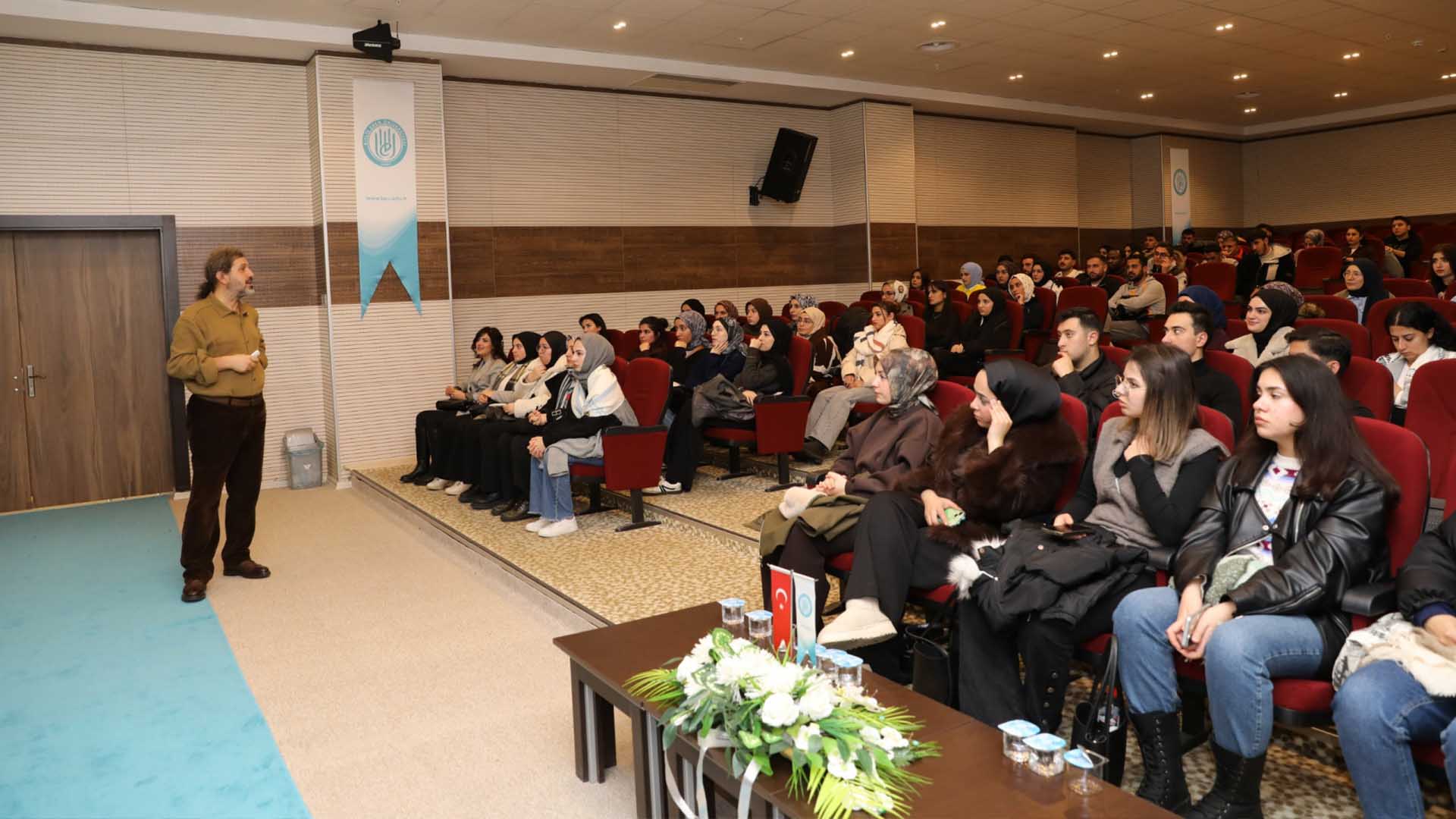 Bitlis Eren Üniversitesi’nde “Hezarfen Buluşmaları” Kapsamında Kariyer Vizyonu Konferansı 2