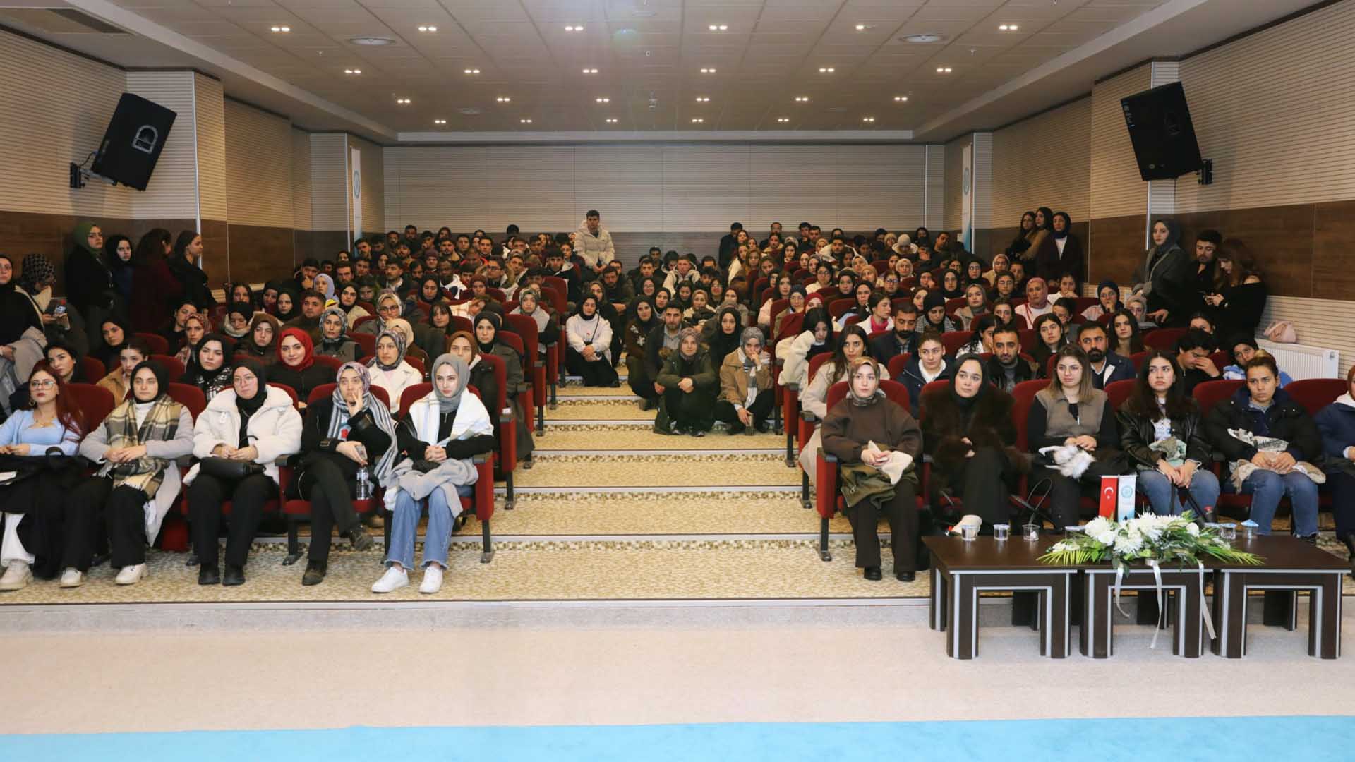 Bitlis Eren Üniversitesi’nde “Hezarfen Buluşmaları” Kapsamında Kariyer Vizyonu Konferansı 7