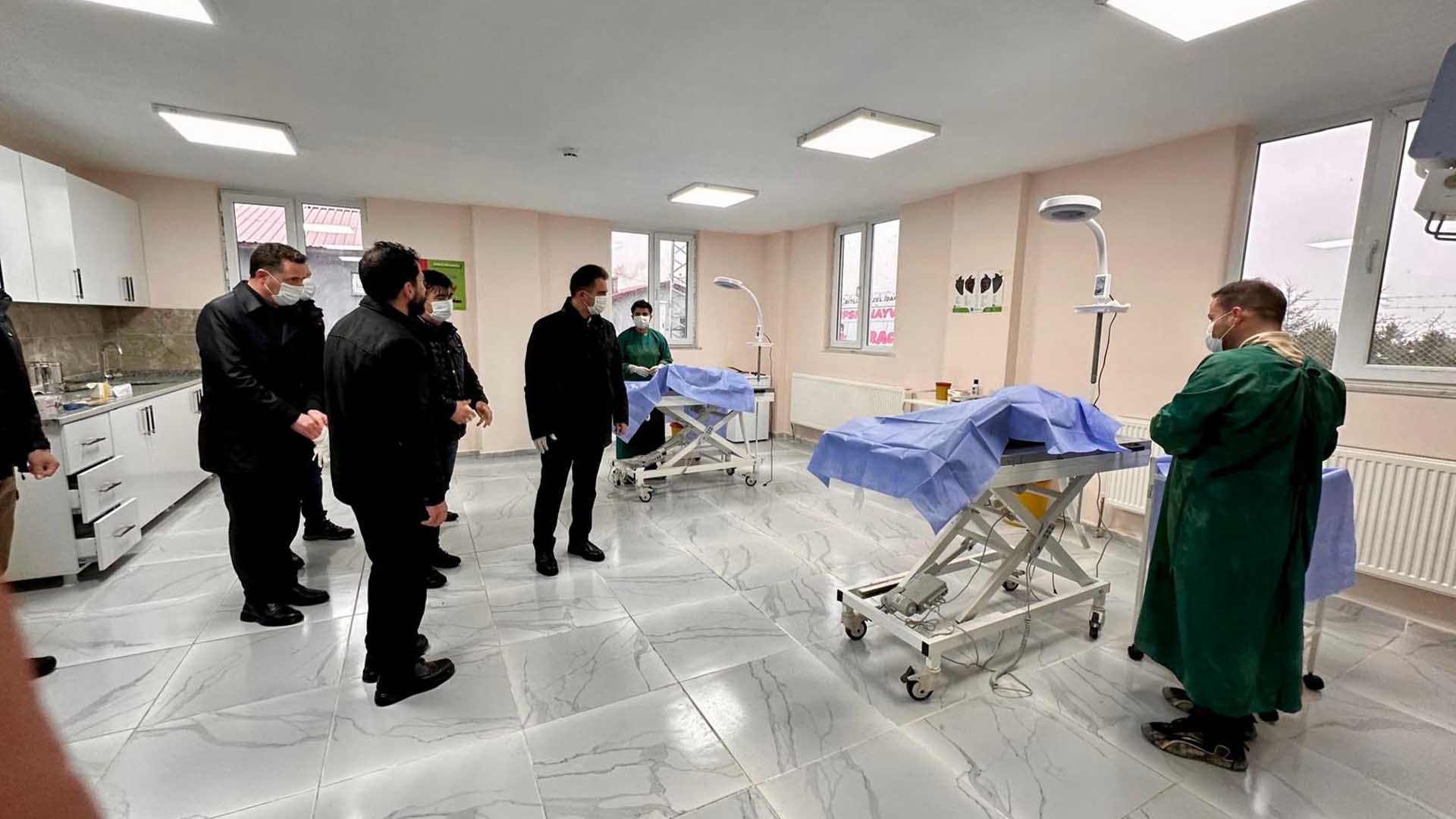 Bitlis Valisi Karakaya Sokak Hayvanları Bakımevini İnceledi 1