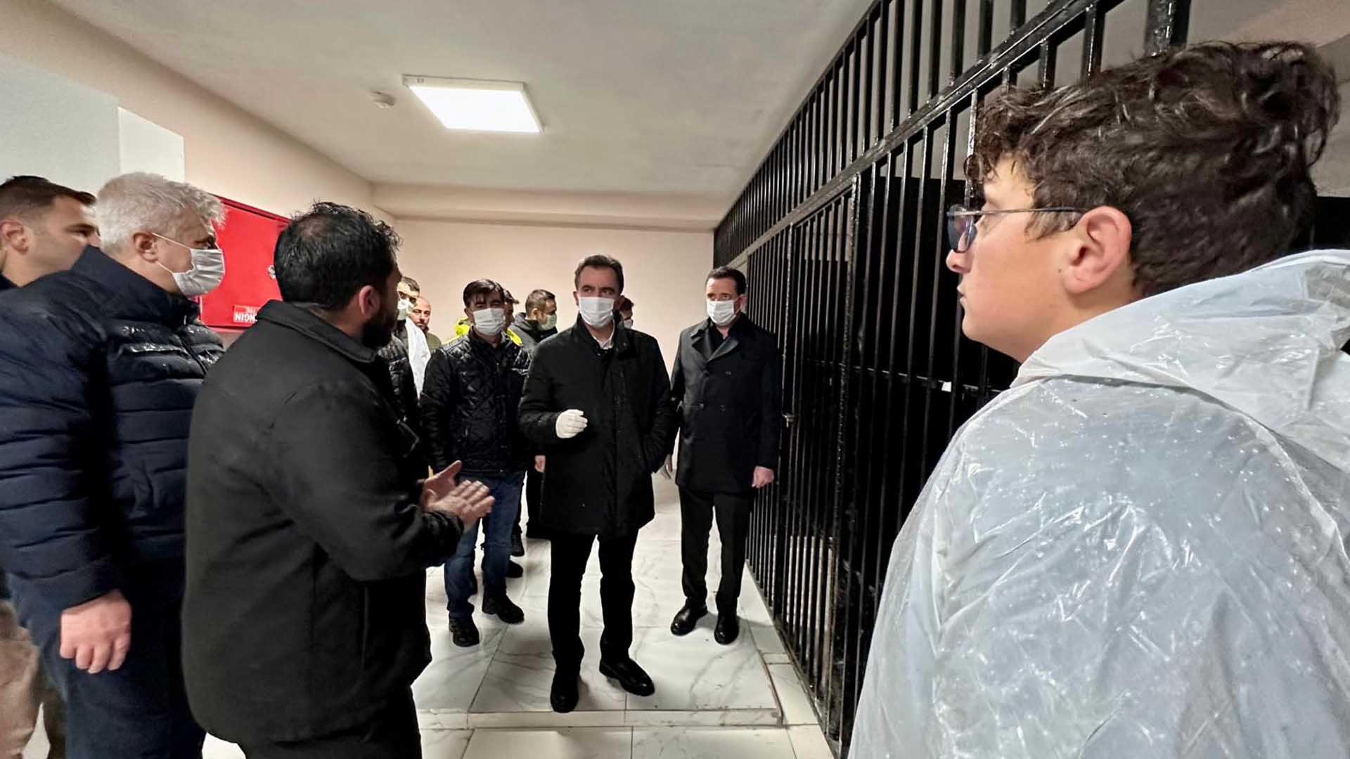 Bitlis Valisi Karakaya Sokak Hayvanları Bakımevini İnceledi 4