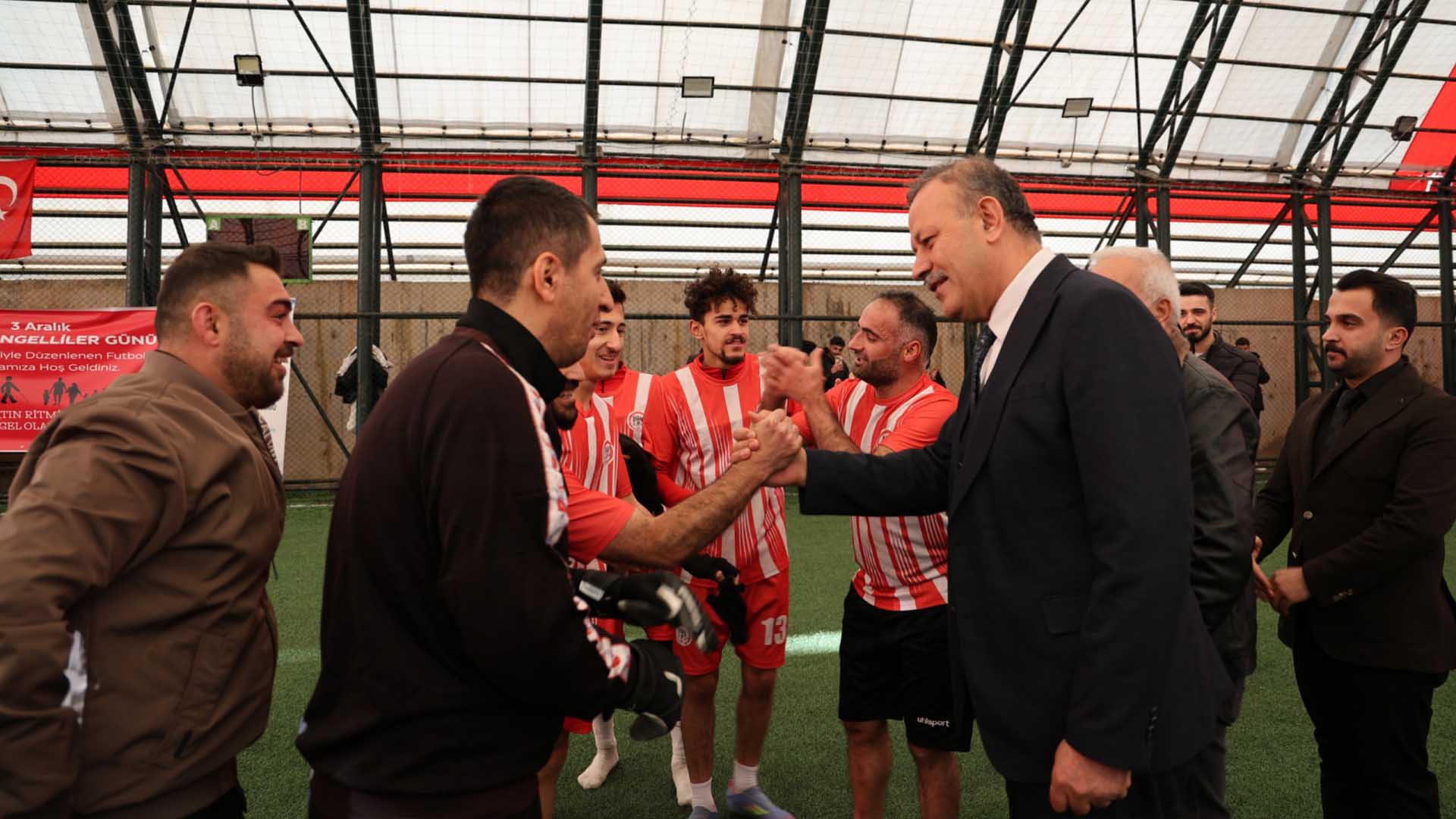 Bitlis’te Dünya Engelliler Günü’ne Özel Halı Saha Futbol Turnuvası