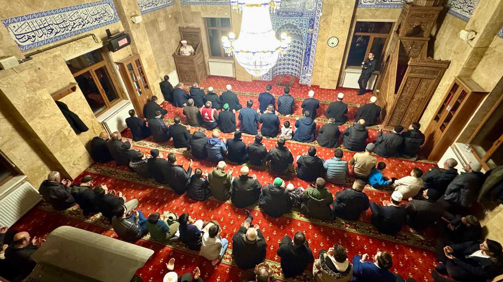 Bitlis’te Regaip Kandili Dualarla İdrak Edildi 2