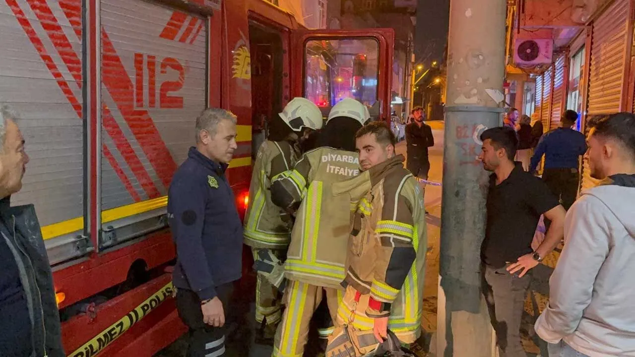 Diyarbakirda Esiyle Tartisan Kisi Evini Atase Verdi 1