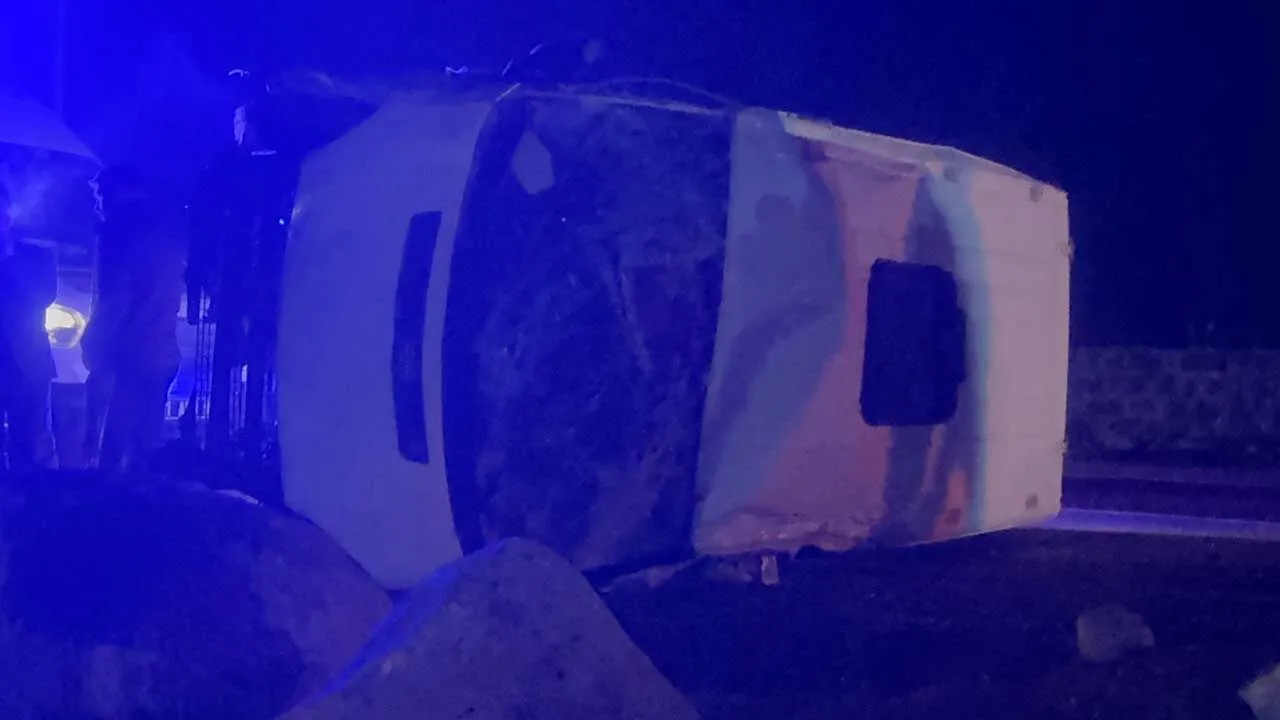 Diyarbakirda Isci Servisi Devrildi 16 Yarali 1