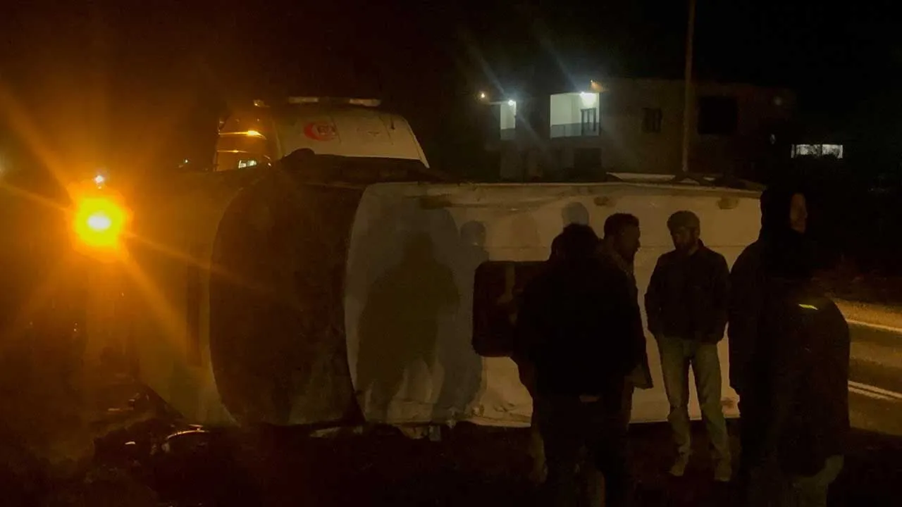 Diyarbakirda Isci Servisi Devrildi 16 Yarali 5