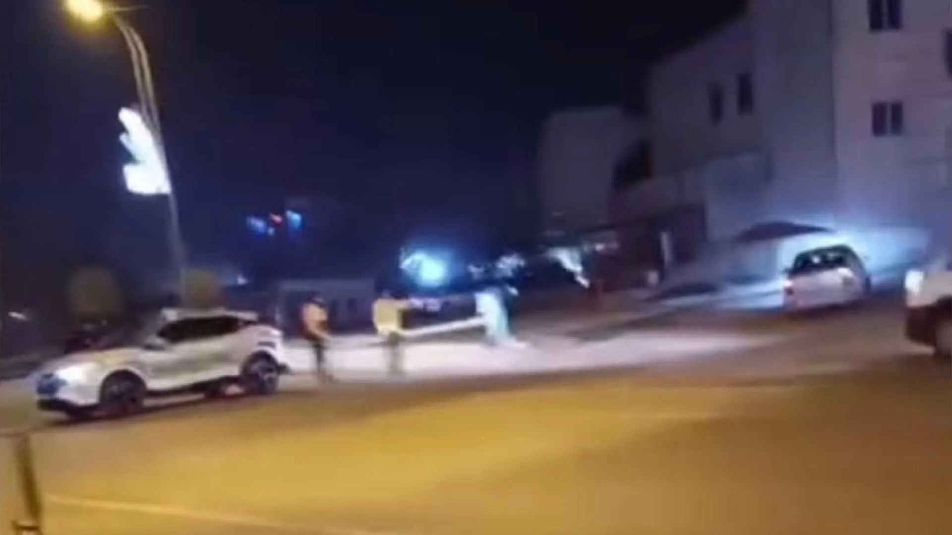 Iki Grup Arasinda Cikan Silahli Kavgada Oldu 1