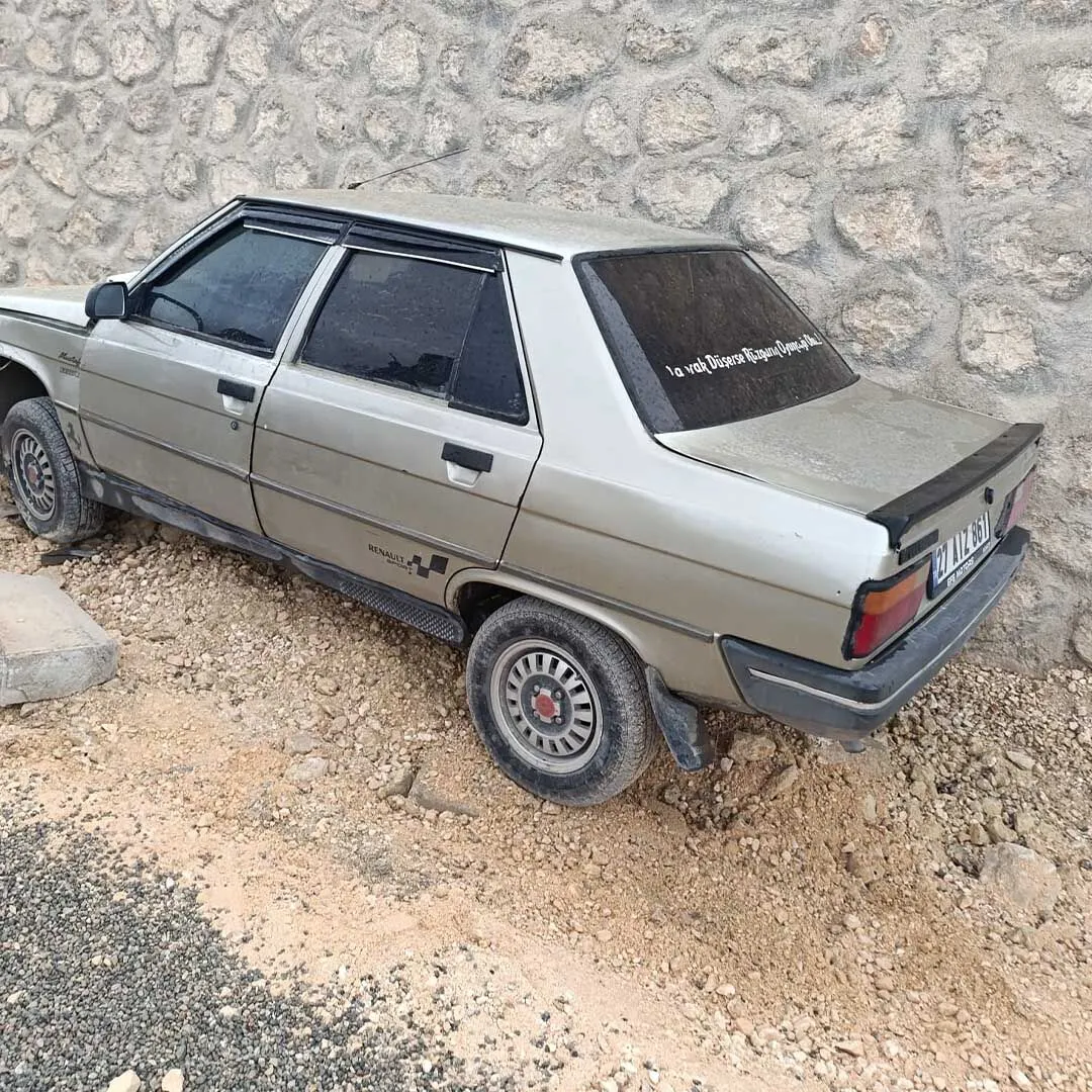 Istinat Duvarina Carpan Otomobilde Anne Oldu Oglu Agir Yaralandi 2