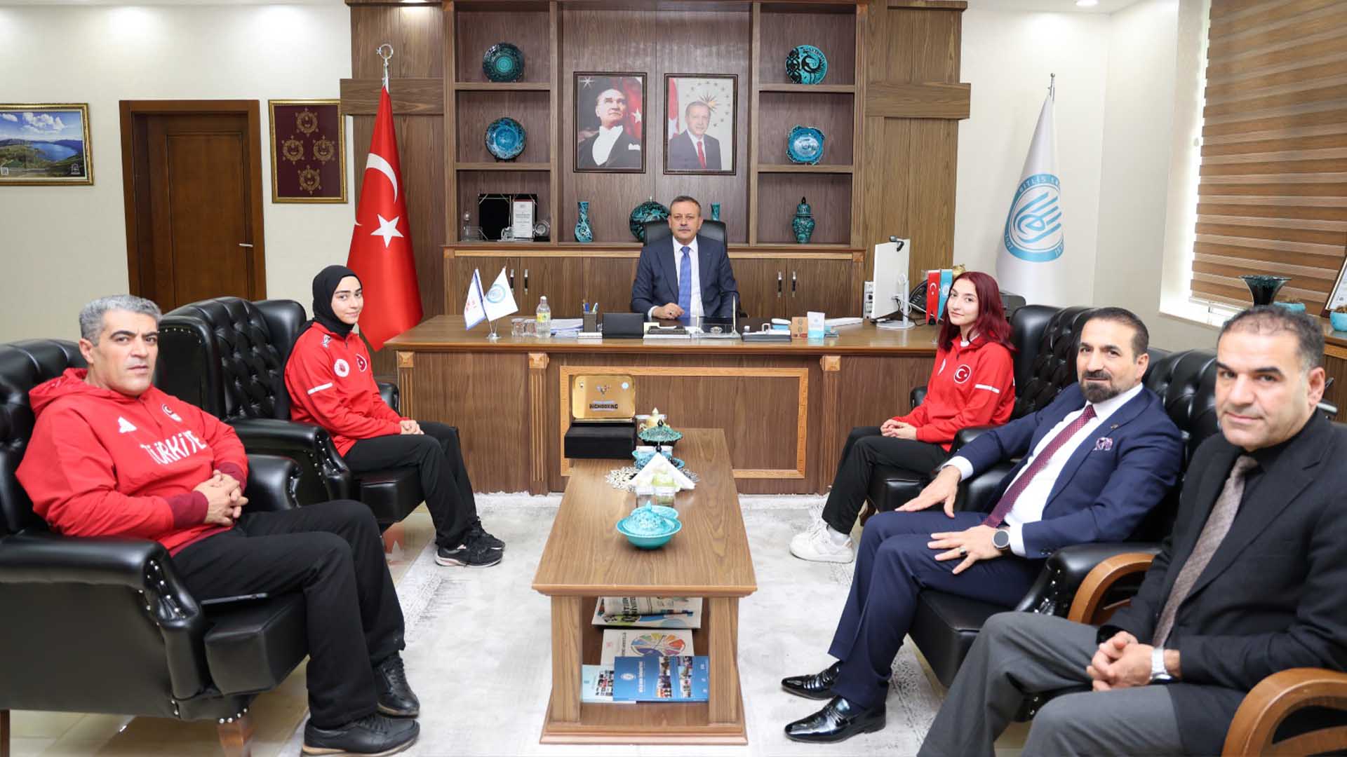 Rektör Elmastaş, Dünya Ve Avrupa Şampiyonu Sporcuları Ağırladı 4