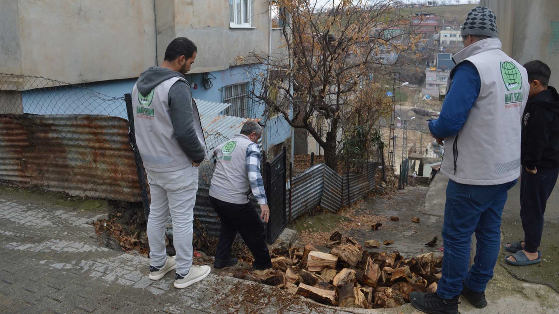 Siirt’te İhtiyaç Sahibi Ailelere 25 Bin Liralık Destek