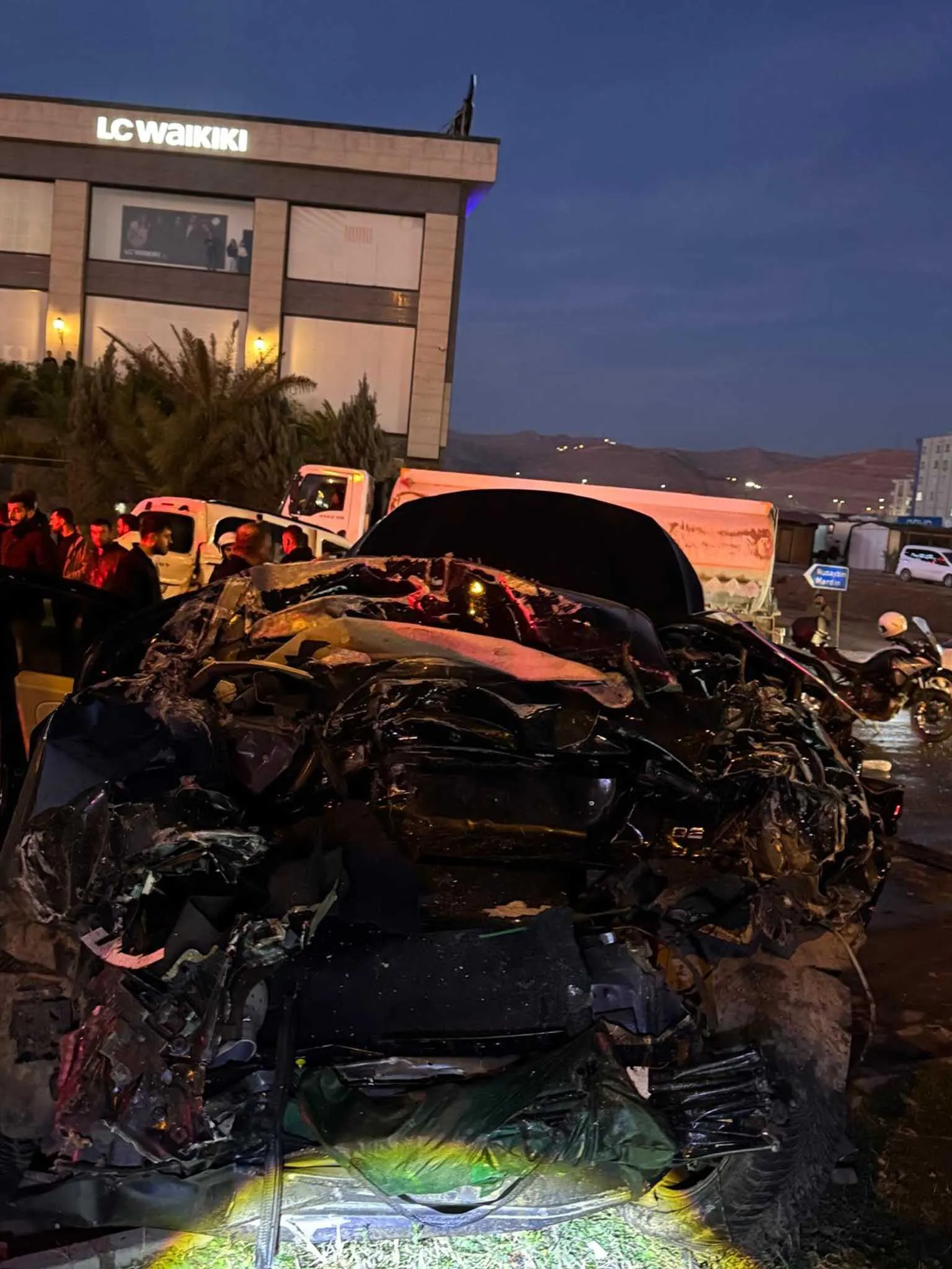 Surucusunun Kontrolunu Yitirdigi Vinc 6 Araca Carpti 7 Yarali 2