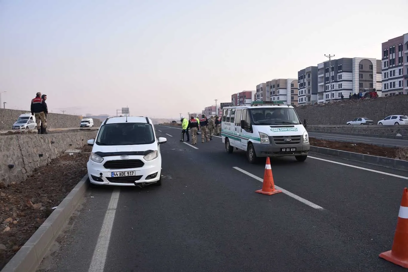 Yolun Karsisina Gecerken 2 Aracin Carptigi Adam Hayatini Kaybetti 2