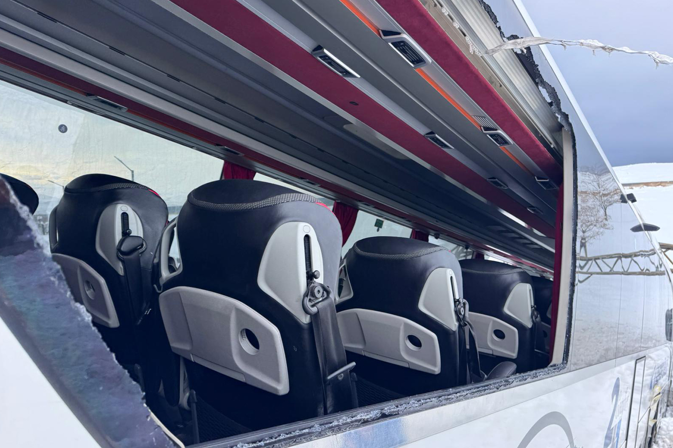 12A8158E Fd2E 4D54 8172 02030205A250