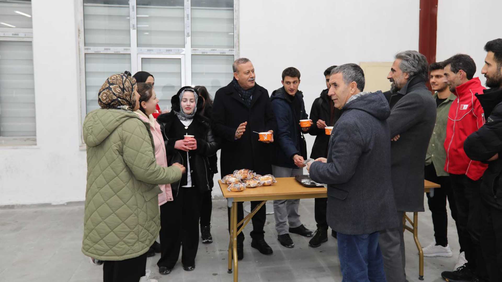 Bitlis Eren Üniversitesi Öğrencilerine Final Haftasında Sıcak Çorba Ikramı 1