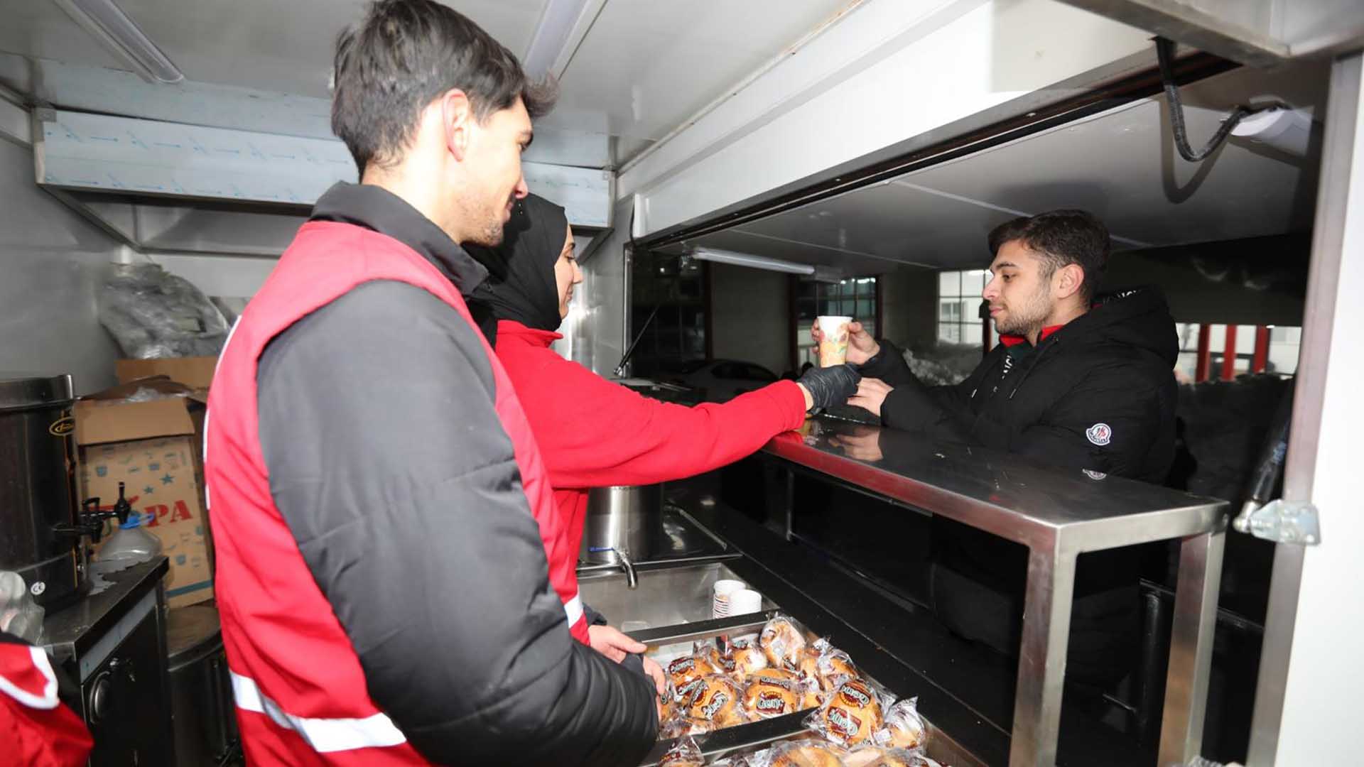 Bitlis Eren Üniversitesi Öğrencilerine Final Haftasında Sıcak Çorba Ikramı 2
